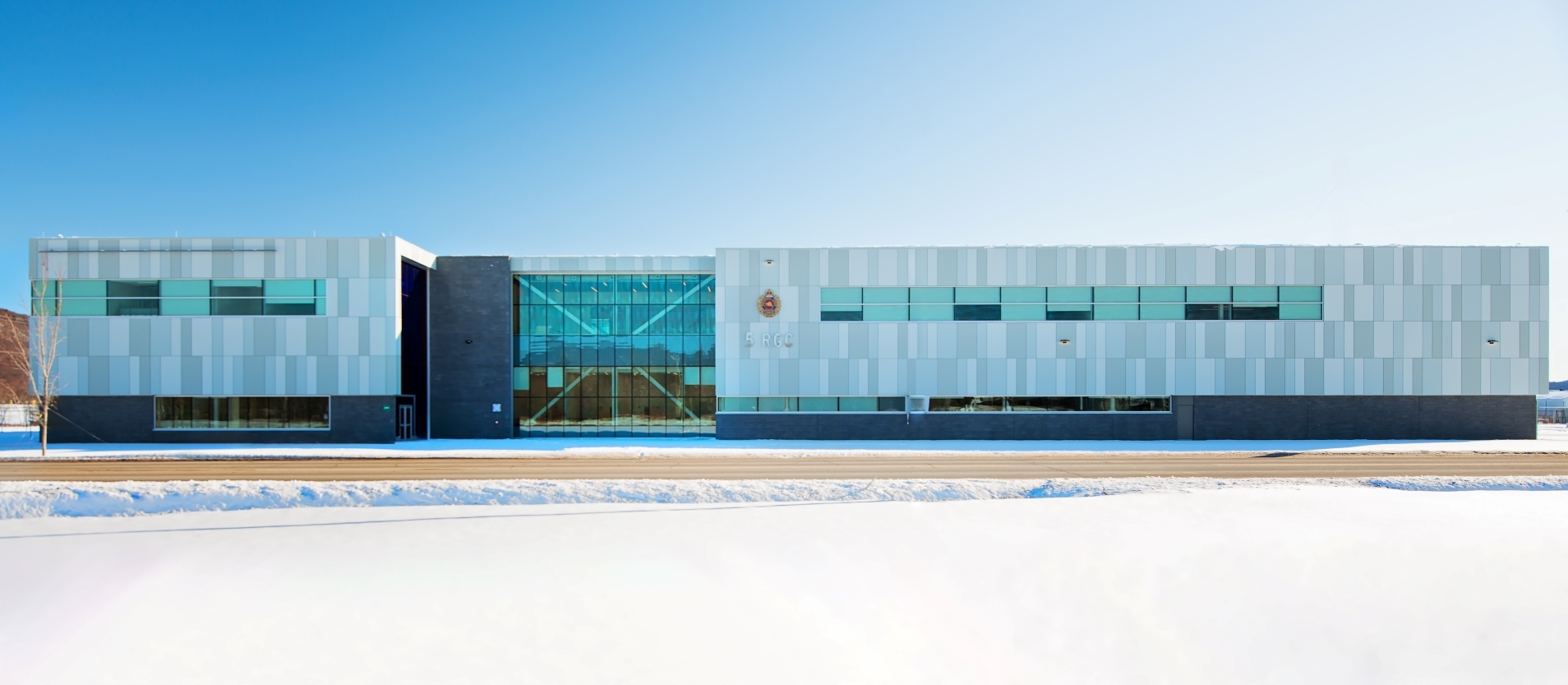 Polyvalent building on Portail Constructo