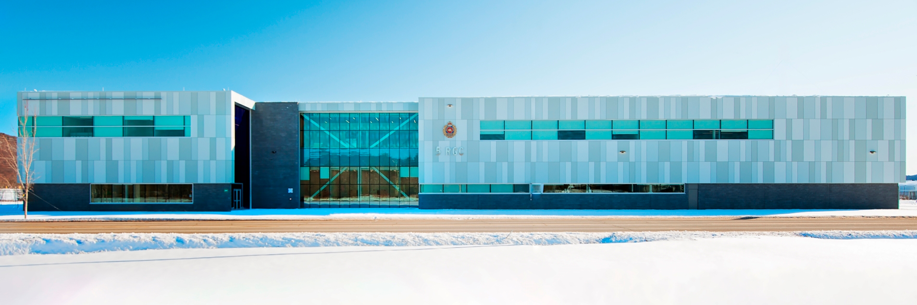 Highlighting the polyvalent building in Valcartier on the Government of Canada website
